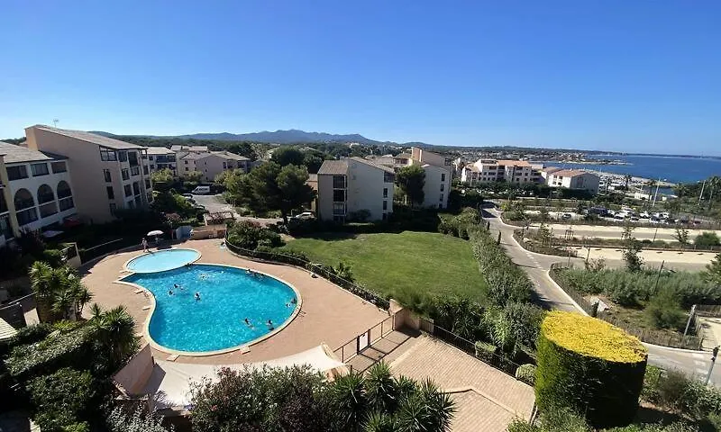 T2 - Piscine - Parking - Plage Six-Fours-les-Plages 0*,  France